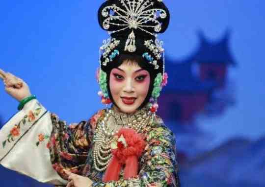 京劇演員付佳，舞臺(tái)璀璨人生，勵(lì)志之旅不斷前行