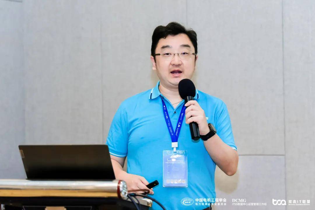 楊辰最新，擁抱自然，心靈寧?kù)o之旅
