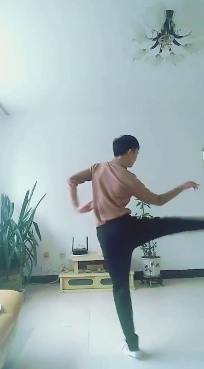 最新舞姿，舞動(dòng)自信，擁抱變化的力量